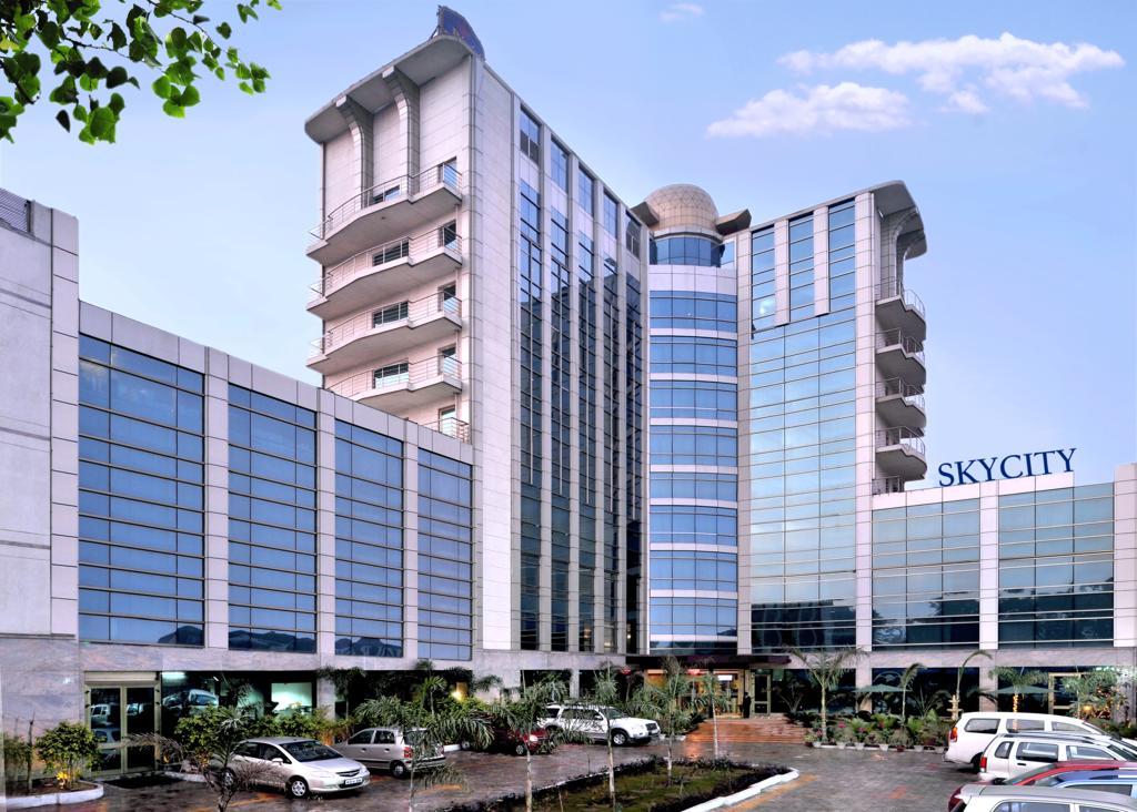 Skycity Hotel Gurgaon Exterior photo